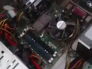 L'échec de la RAM bip ne me laisserait pas démarrer car la carte mère a besoin d'au moins 128 Mo de RAM installée et avec le paramètre de RAM &quot;Agressif&quot;, elle ne verrait aucun des disques RAM.