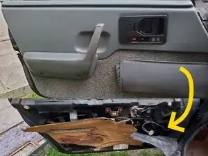 Retirer panneau de porte intérieur Pontiac Fiero