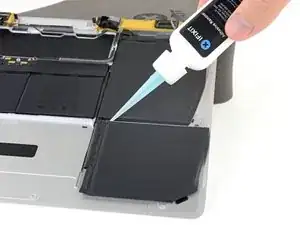 Comment utiliser le dissolvant pour adhésif iFixit