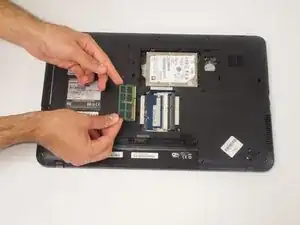 Remplacement de la RAM du Toshiba Satellite C875-S7304