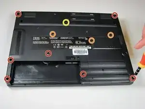 Désassemblage du boitier supérieur de l'IBM ThinkPad 560z