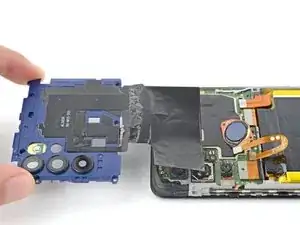 Retrait du cache de la carte mère