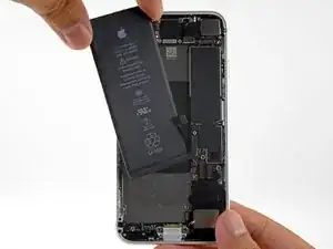 Remplacement de la batterie de l'iPhone SE 2020