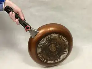 Réparer une poignée de casserole desserrée