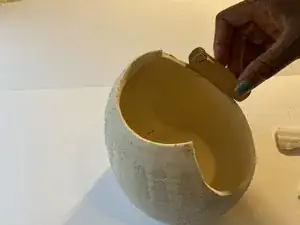 Comment réparer un vase en céramique cassé