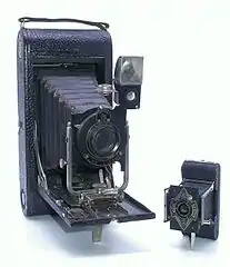 Ensign Midget (partiellement pliant) en compagnie du No 3A Folding Pocket Autographic Kodak