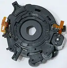 Diaphragme à commande électrique d'un objectif Canon 50 mm f/1,8