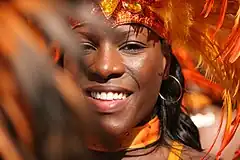 Un portrait pris sur le vif pendant un festival à Toronto, cela tient du reportage mais le photographe a su capter « au vol » une expression intéressante et pleine de vie