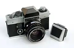 Appareil Exakta RTL 1000 et ses viseurs interchangeables.