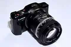 Montage d'objectifs Nikon sur un boîtier Panasonic avec un adaptateur Rayqual