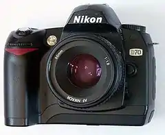Nikon D70   (28 janvier 2004)