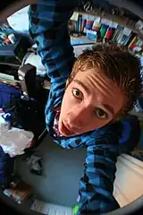 Tom Kershaw. Pour un portrait « farfelu », tous les coups sont permis !