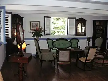 Salon au 1er étage.